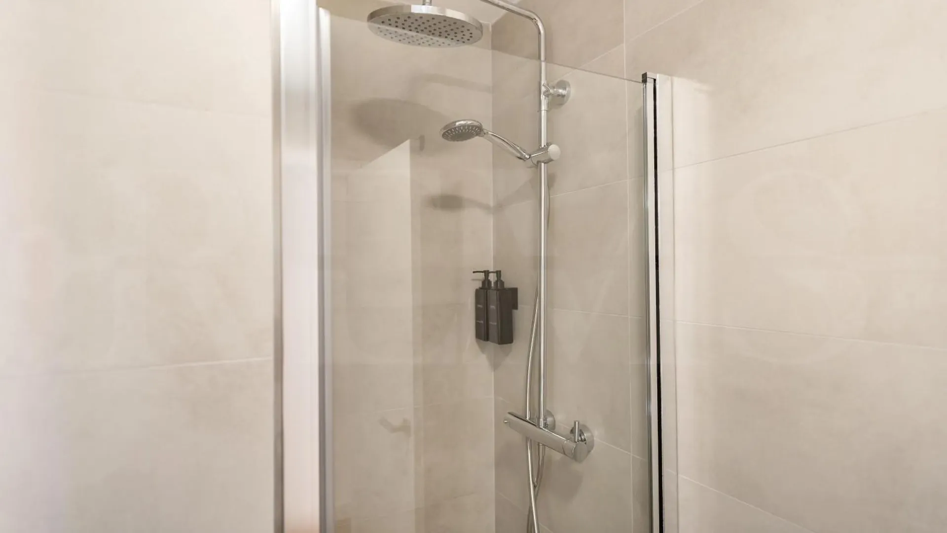 מאלגה Sunny Apartment With Terrace By Rems