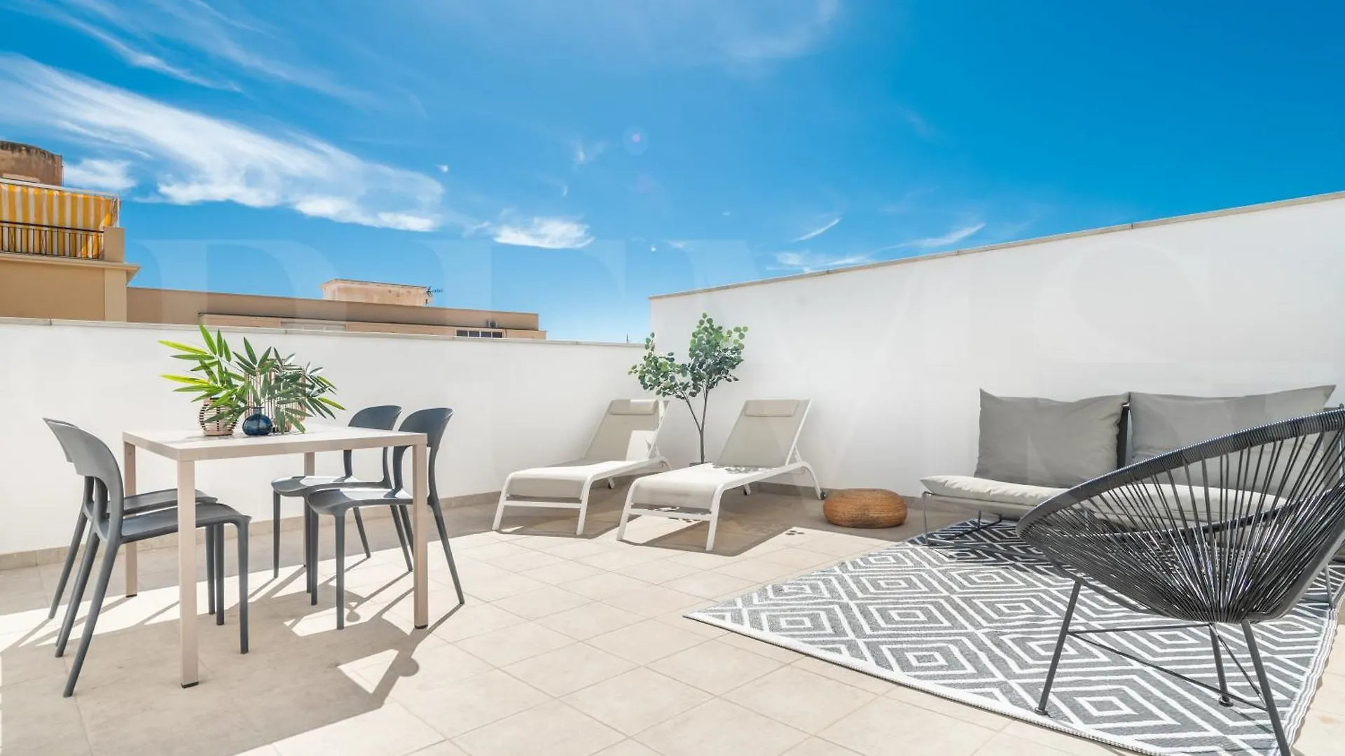 מאלגה Sunny Apartment With Terrace By Rems