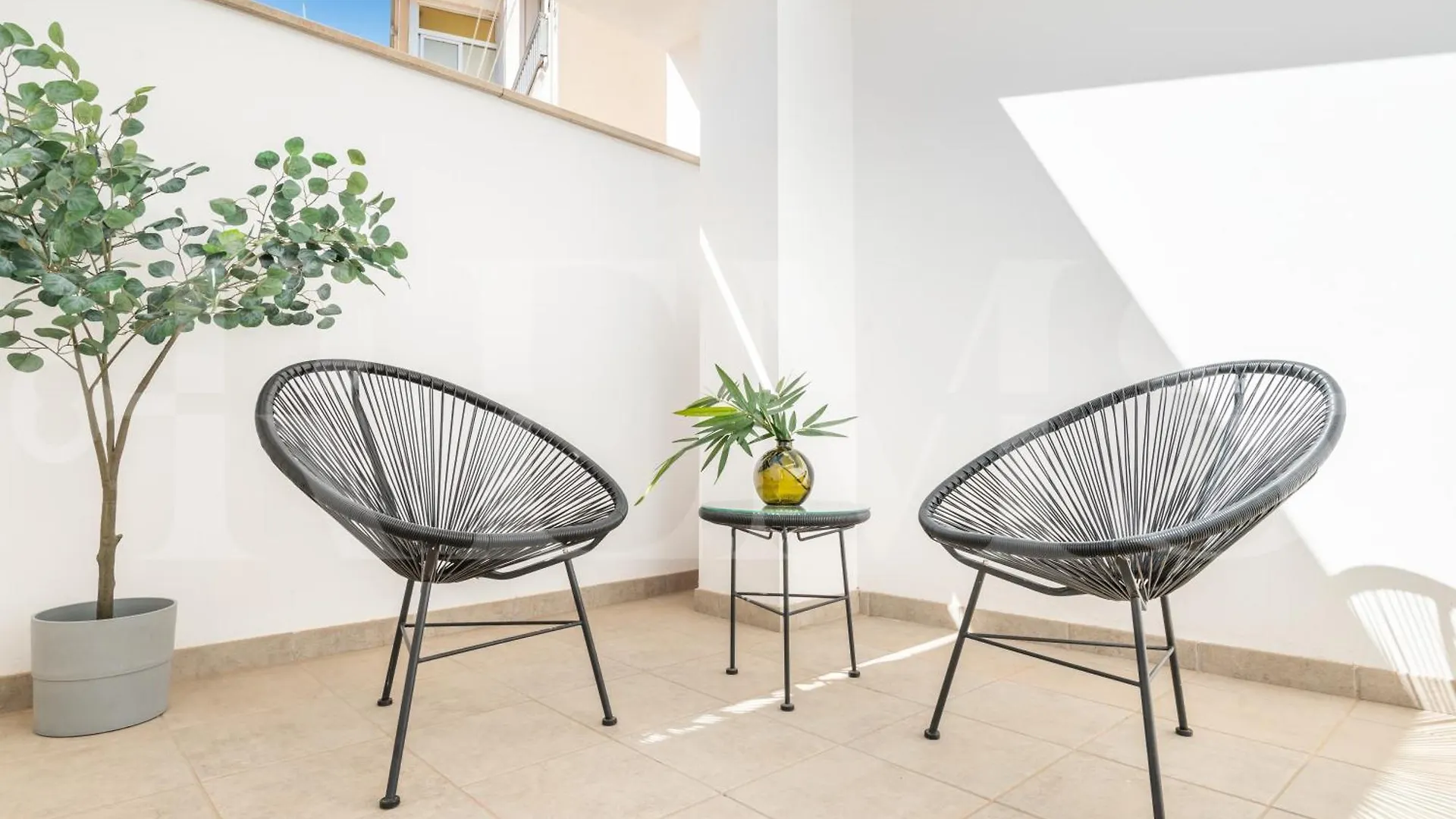 Sunny Apartment With Terrace By Rems Malaga