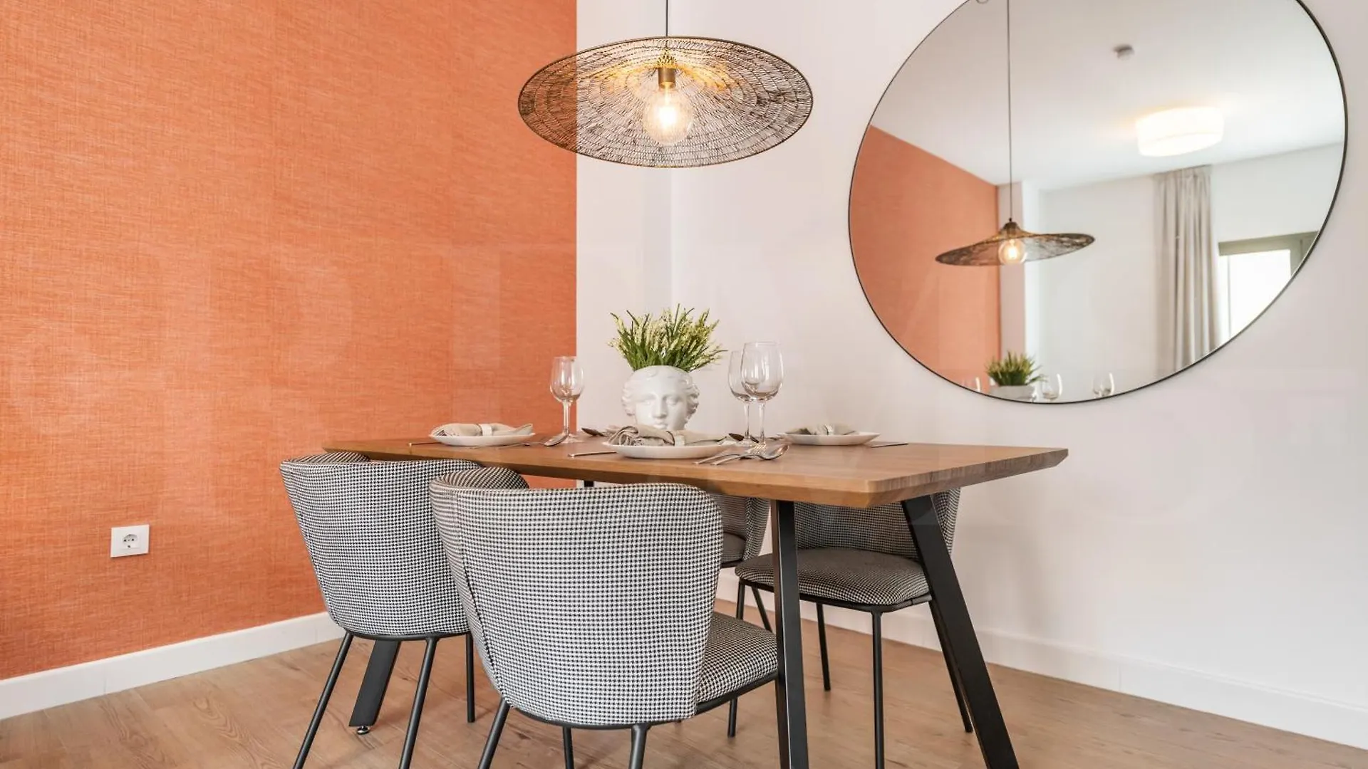 Sunny Apartment With Terrace By Rems Malaga