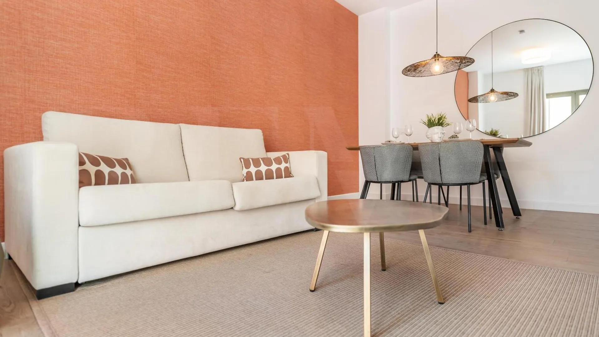 Sunny Apartment With Terrace By Rems Malaga