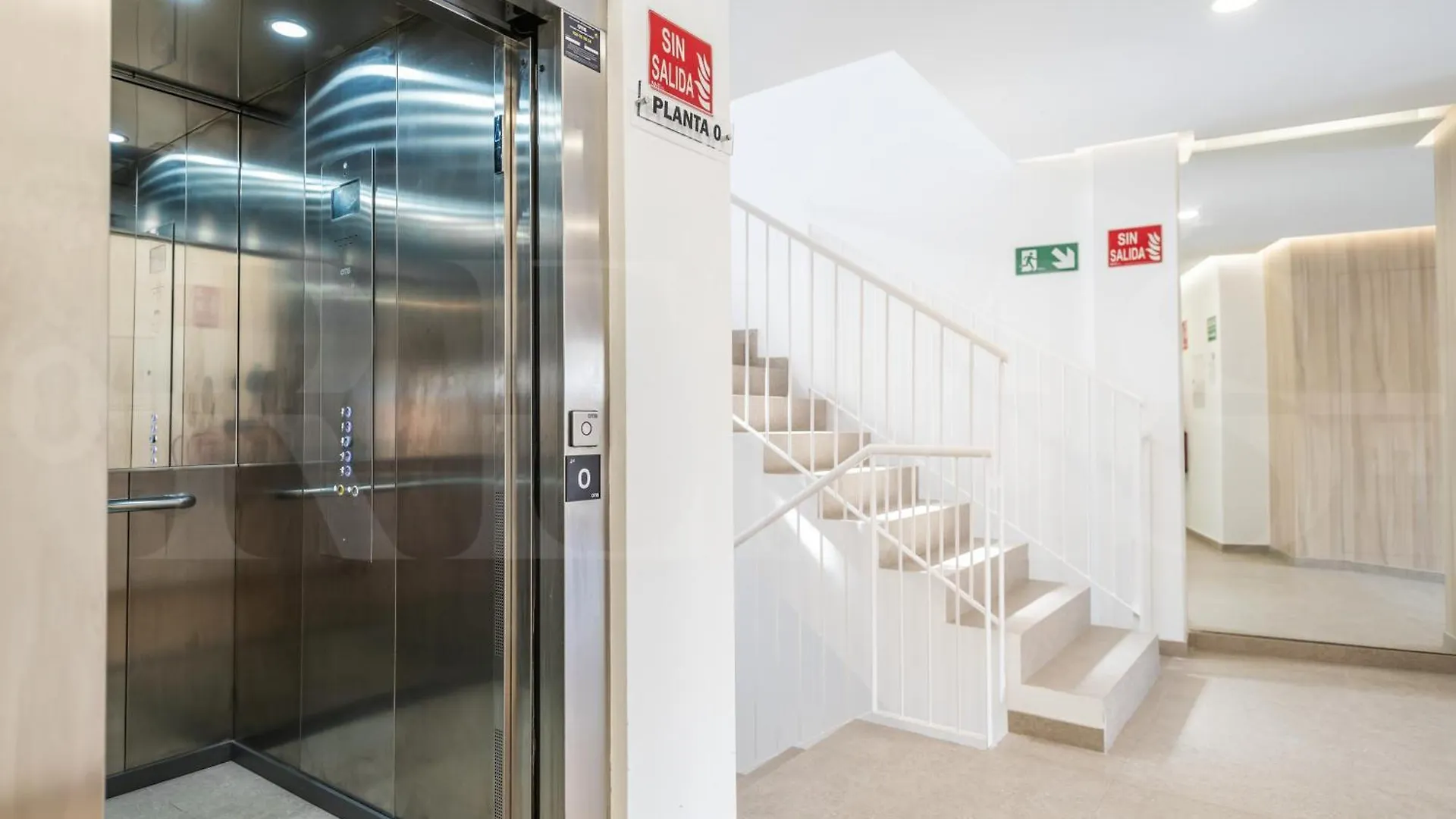 Sunny Apartment With Terrace By Rems Malaga