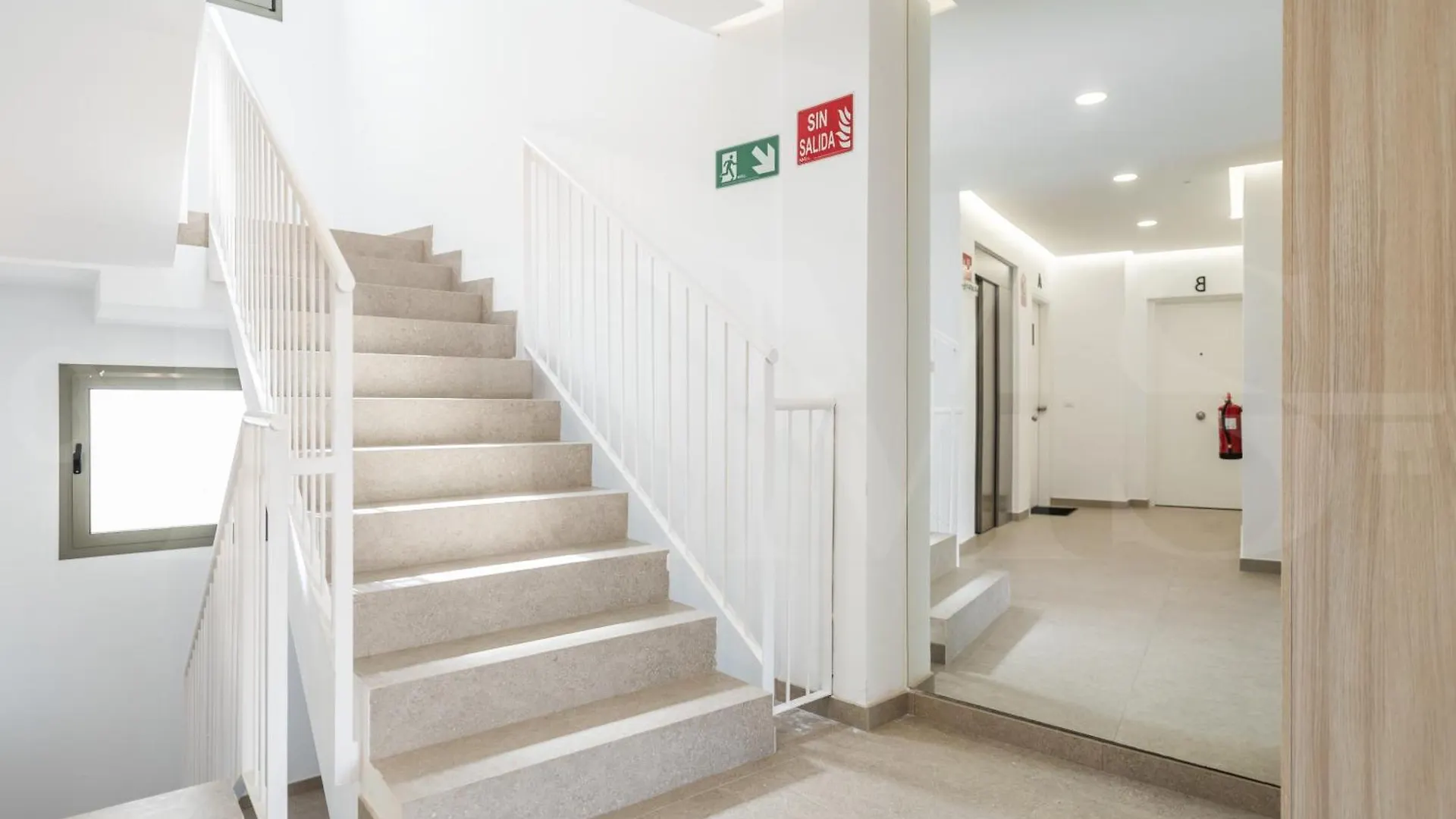Sunny Apartment With Terrace By Rems Malaga