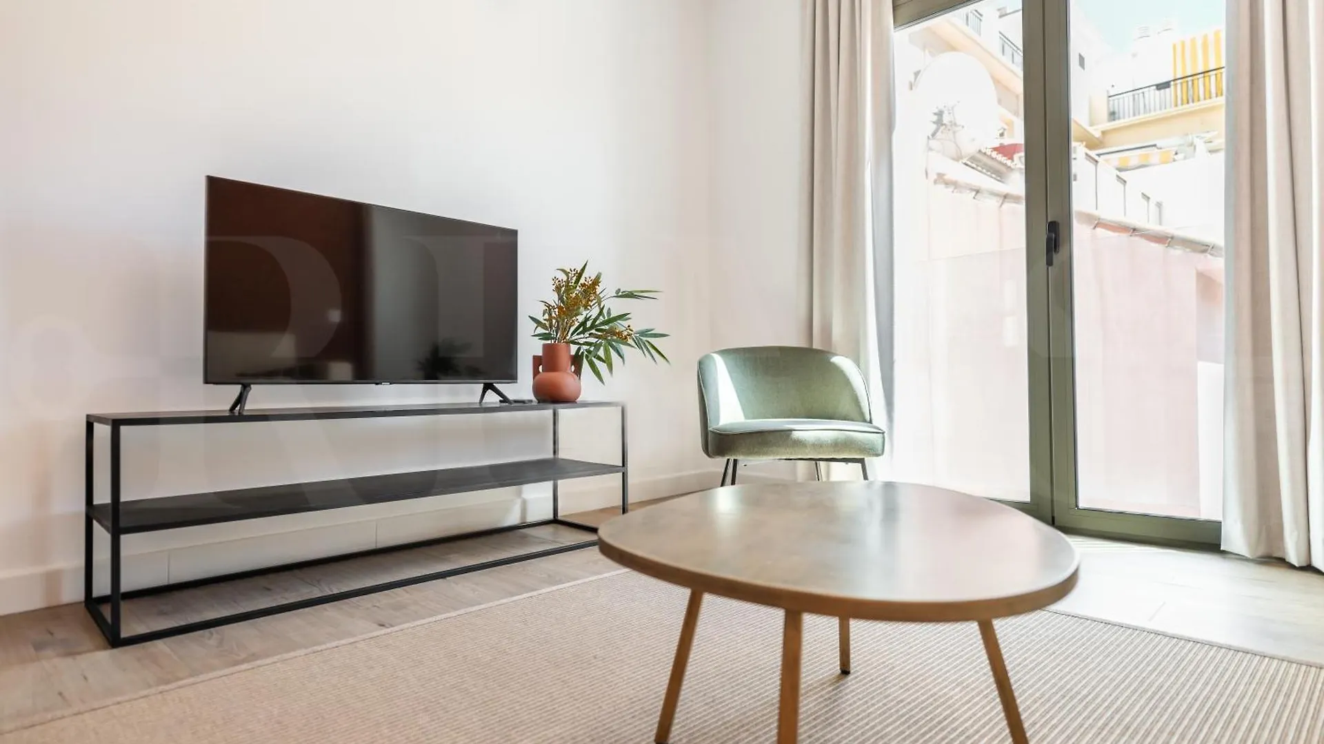 Sunny Apartment With Terrace By Rems Malaga