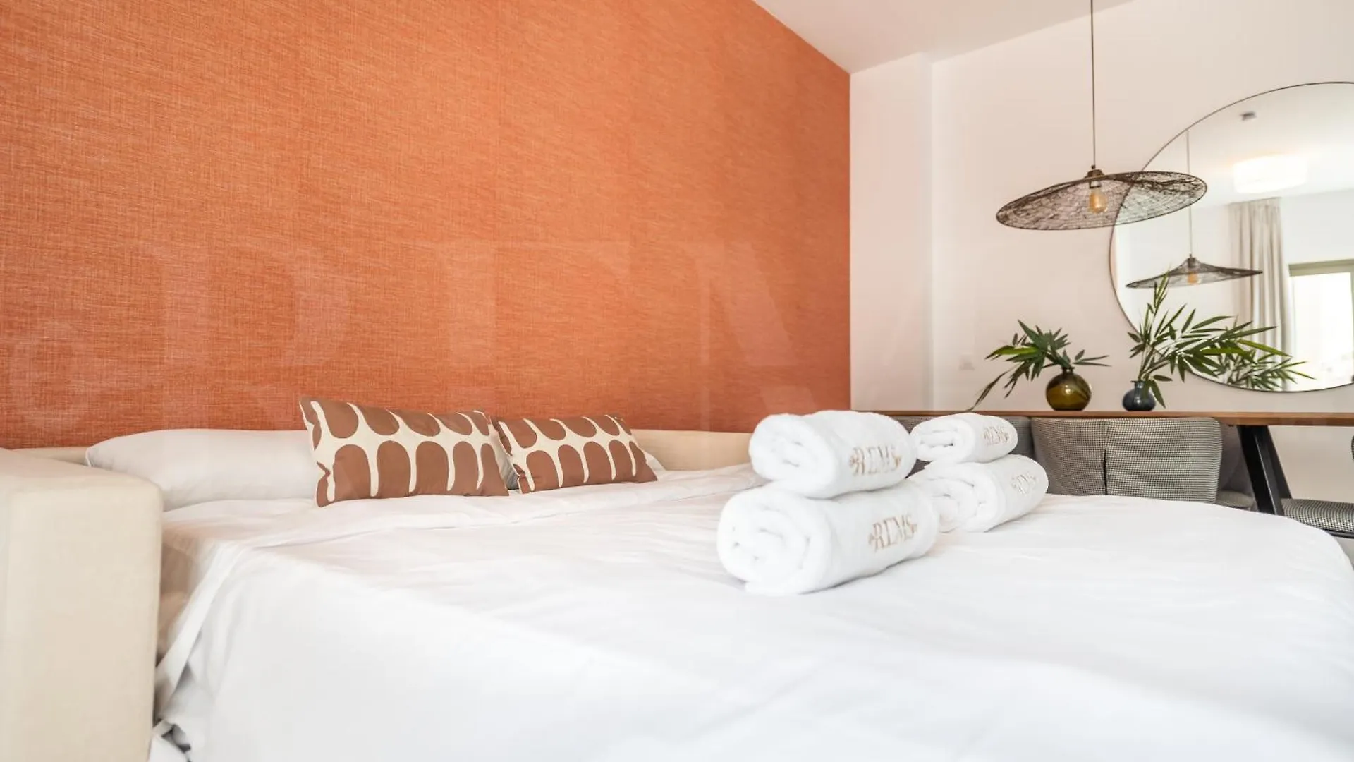 Sunny Apartment With Terrace By Rems Malaga