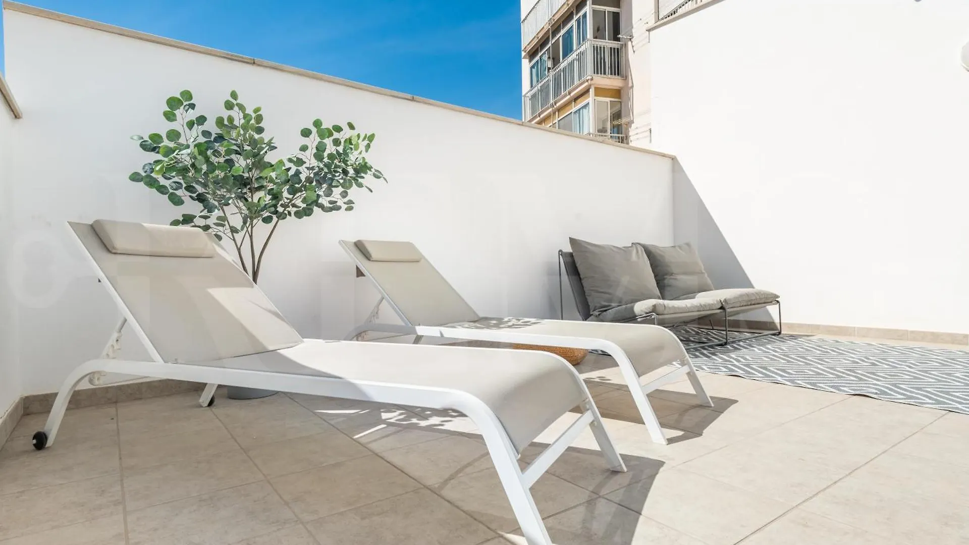 Sunny Apartment With Terrace By Rems Malaga Spain